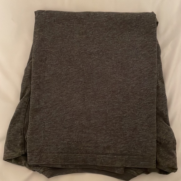 Mens uniqlo xsmall v neck T-shirt. Grey. Supima cotton. - Picture 3 of 4